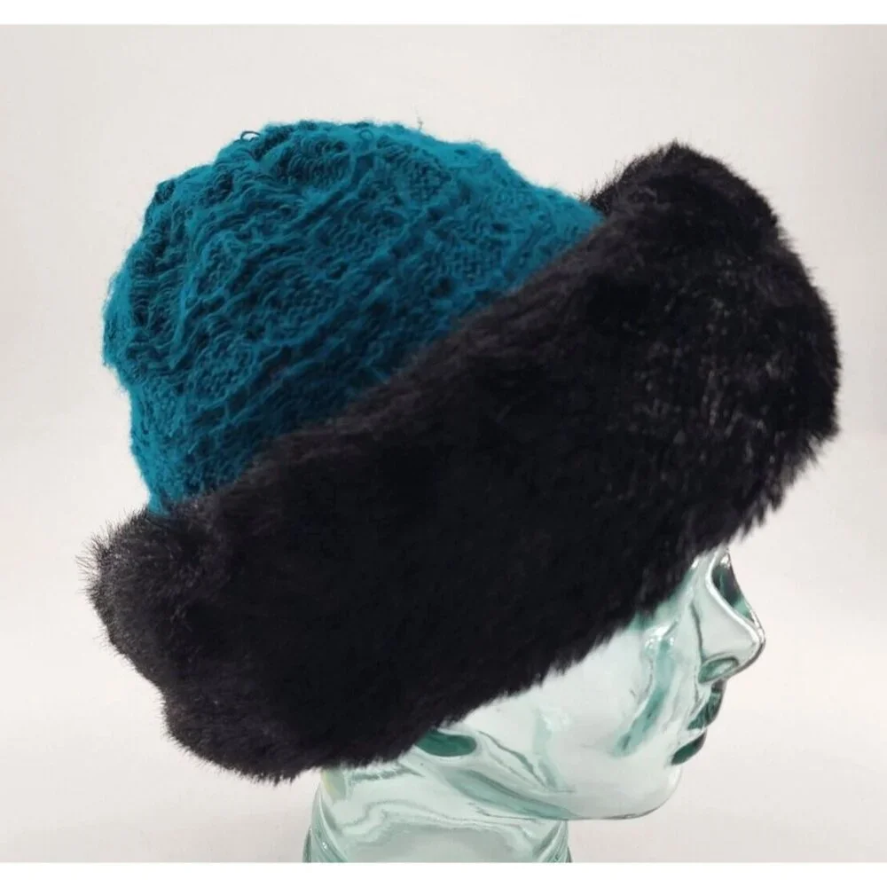 Vtg‎ Everitt Set of 2 Knit Scarf/Hat with Faux Fur Trim Blue/Black 100% Acrylic